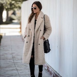 VICI Walk with attitude faux fur jacket